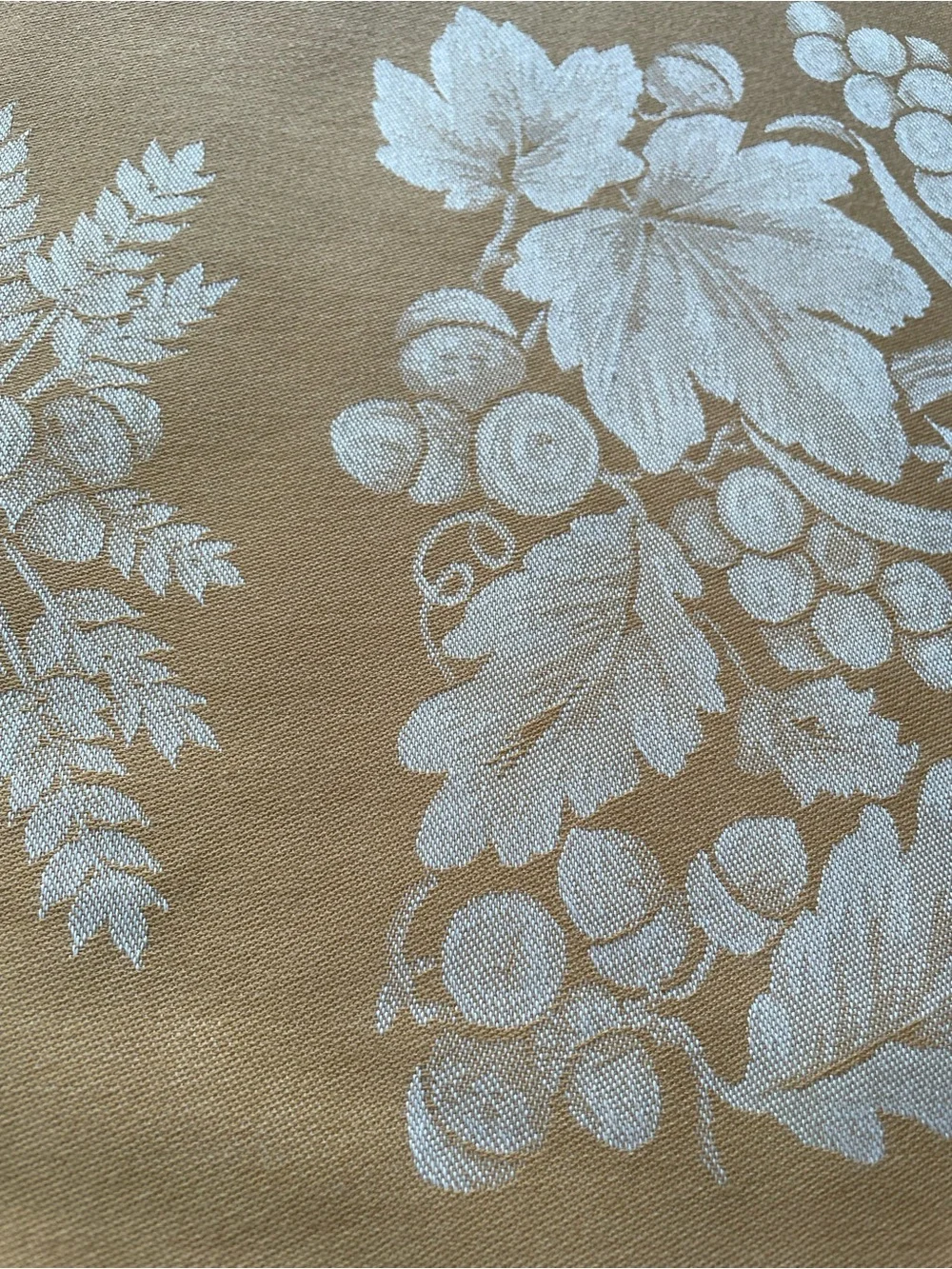 Benson Mills Vintage Tablecloth Oblong 60 x 120 Harvest Jacquard Pattern